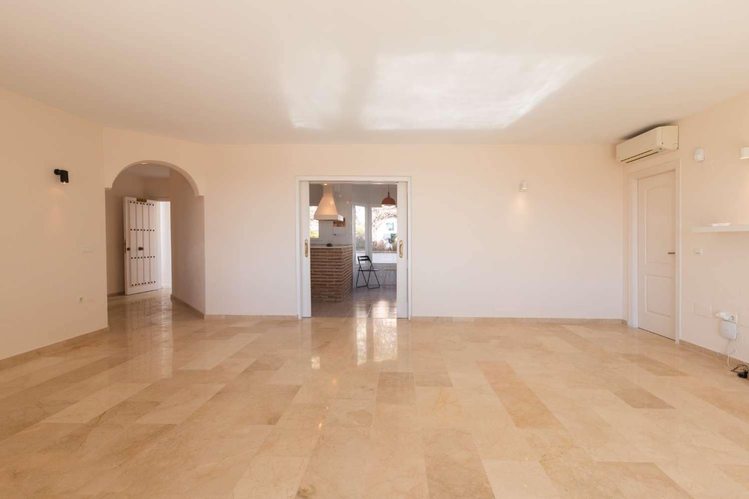 3 bedroom Villa for sale in Mijas with pool garage - € 900,000 (Ref: 10118709)