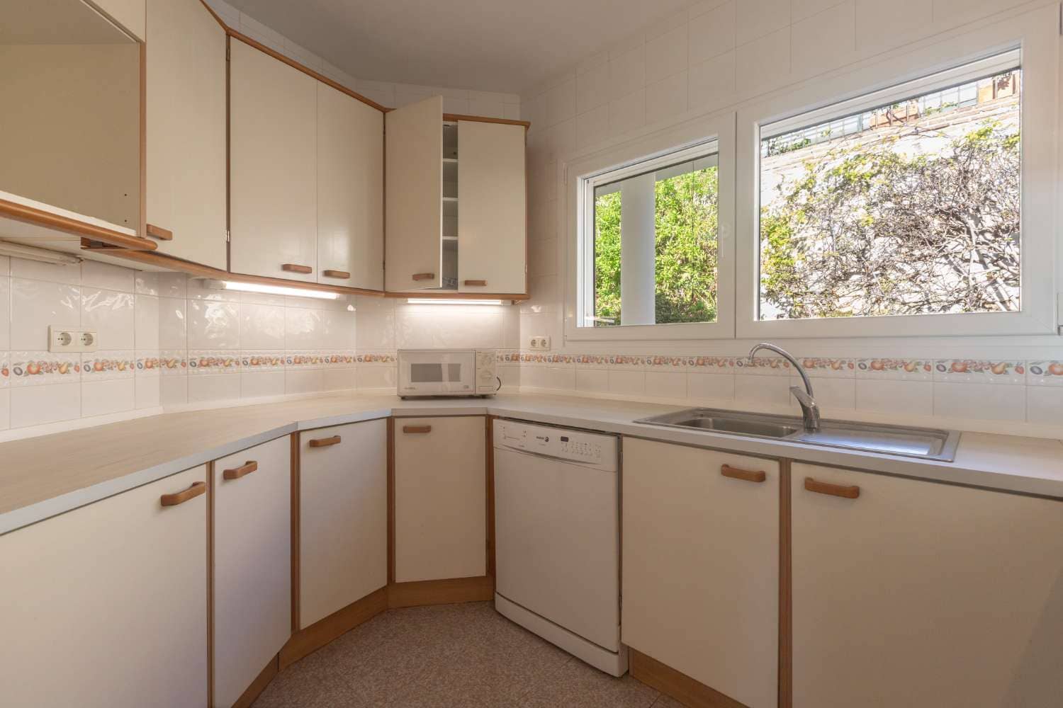 3 bedroom Villa for sale in Mijas with pool garage - € 900,000 (Ref: 10118709)