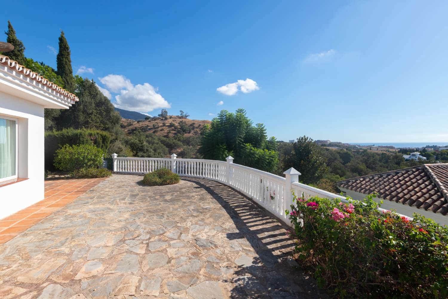 3 bedroom Villa for sale in Mijas with pool garage - € 900,000 (Ref: 10118709)