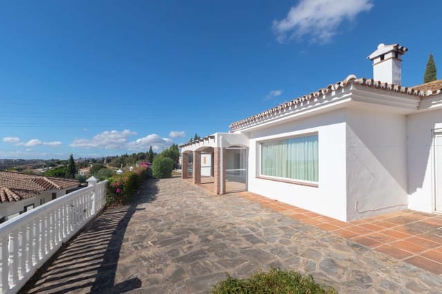 3 soveværelse Villa til salg i Mijas med swimmingpool garage - € 900.000 (Ref: 10118709)