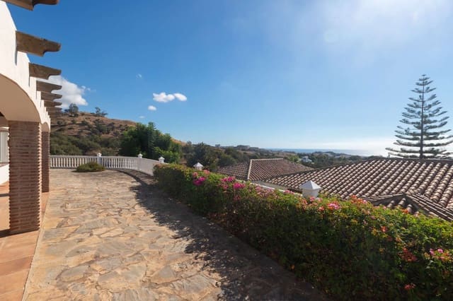 3 soveværelse Villa til salg i Mijas med swimmingpool garage - € 900.000 (Ref: 10118709)