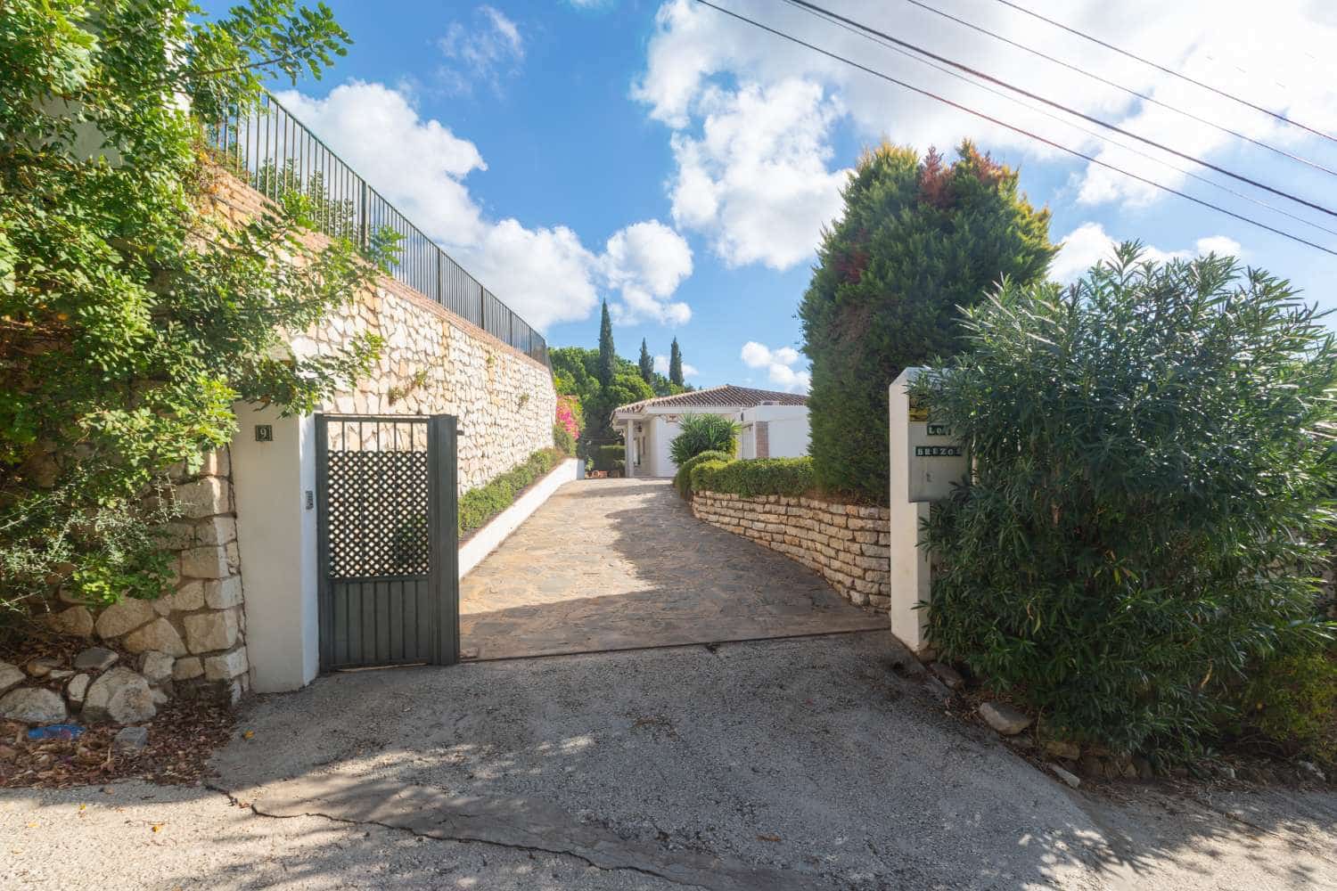 3 bedroom Villa for sale in Mijas with pool garage - € 900,000 (Ref: 10118709)