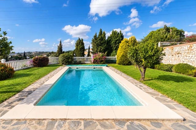 3 soveværelse Villa til salg i Mijas med swimmingpool garage - € 900.000 (Ref: 10118709)