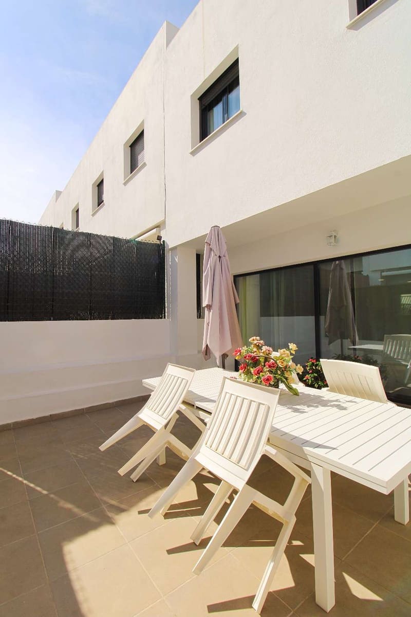 3 bedroom Terraced Villa for rent in Alhaurin de la Torre with pool - € 1,995 (Ref: 10148277)