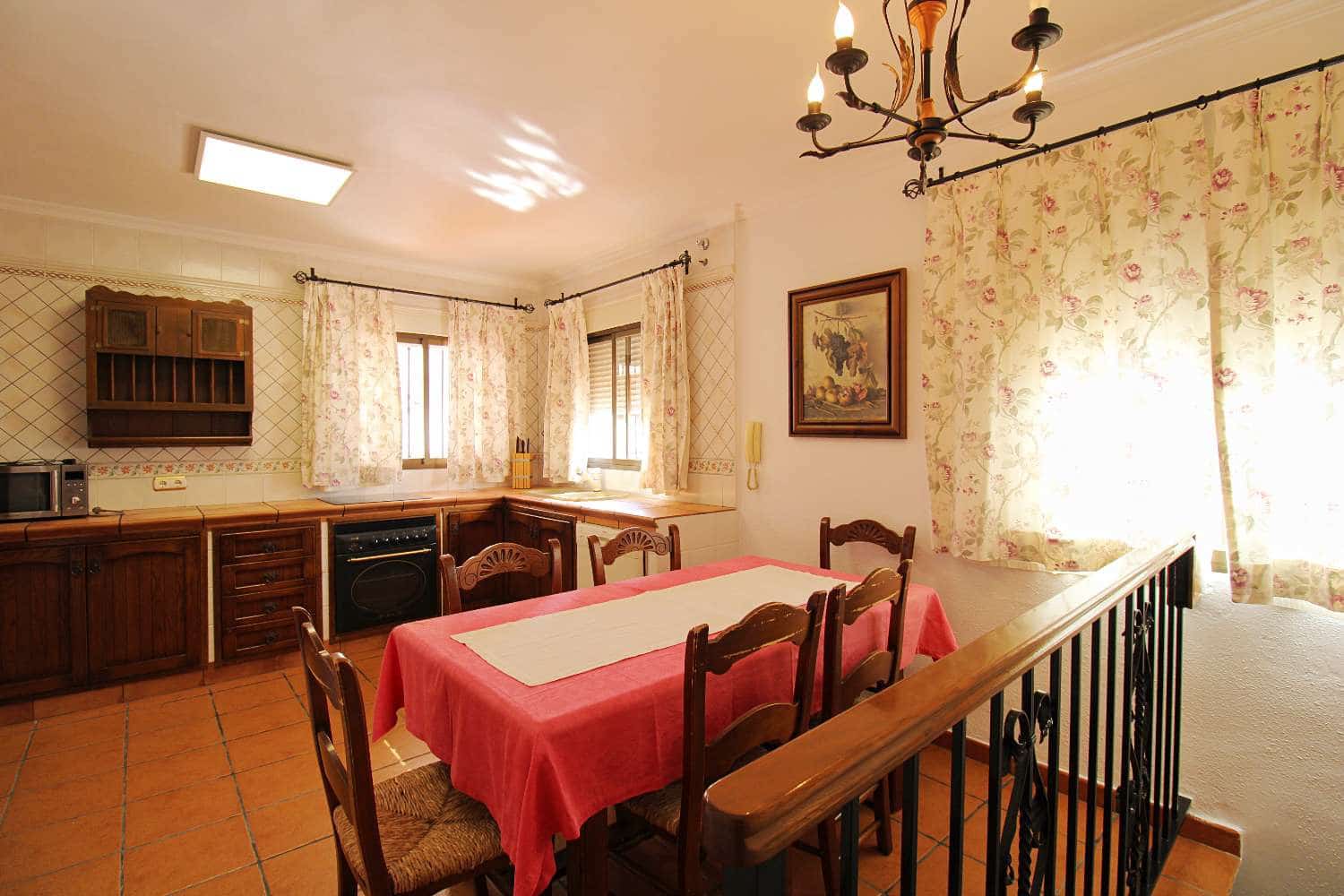 5 Zimmer Villa zu vermieten in Alhaurin de la Torre mit Pool Garage - 2.500 € (Ref: 10148278)