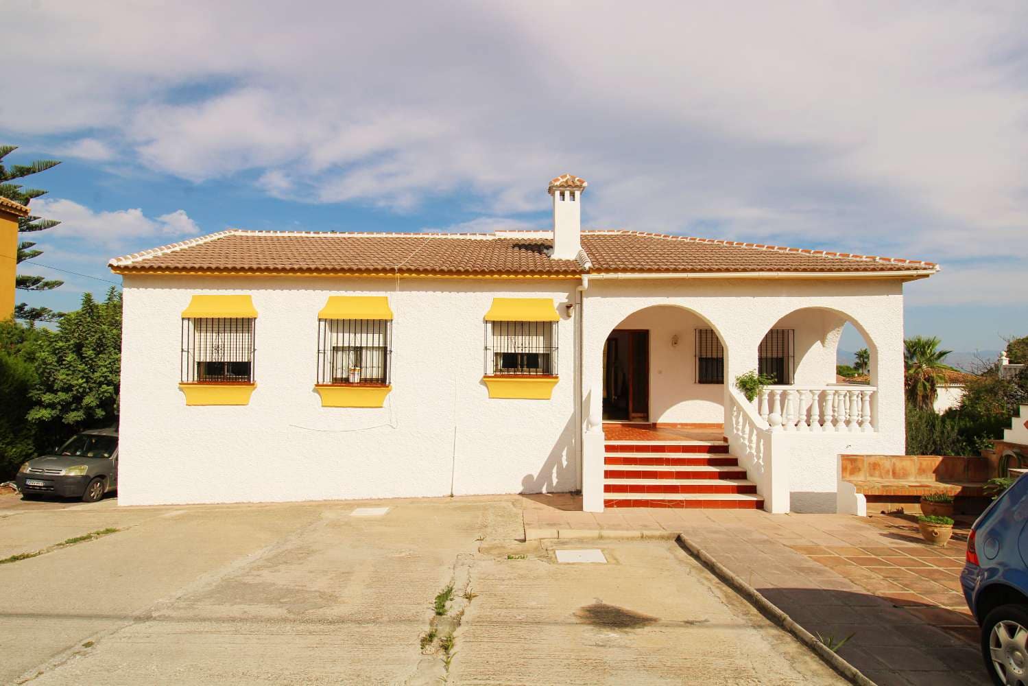 5 Zimmer Villa zu vermieten in Alhaurin de la Torre mit Pool Garage - 2.500 € (Ref: 10148278)