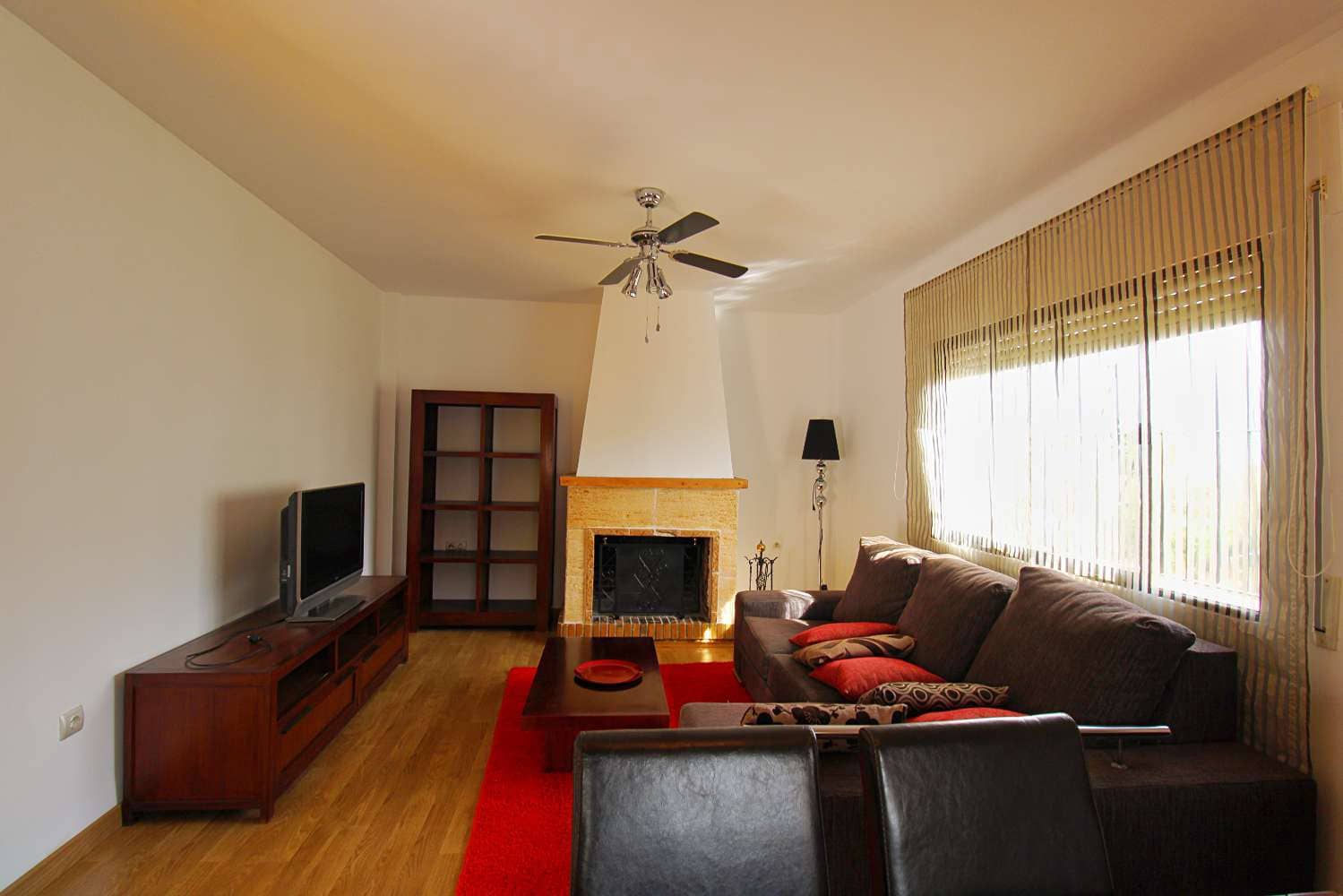 5 Zimmer Villa zu vermieten in Alhaurin de la Torre mit Pool Garage - 2.500 € (Ref: 10148278)