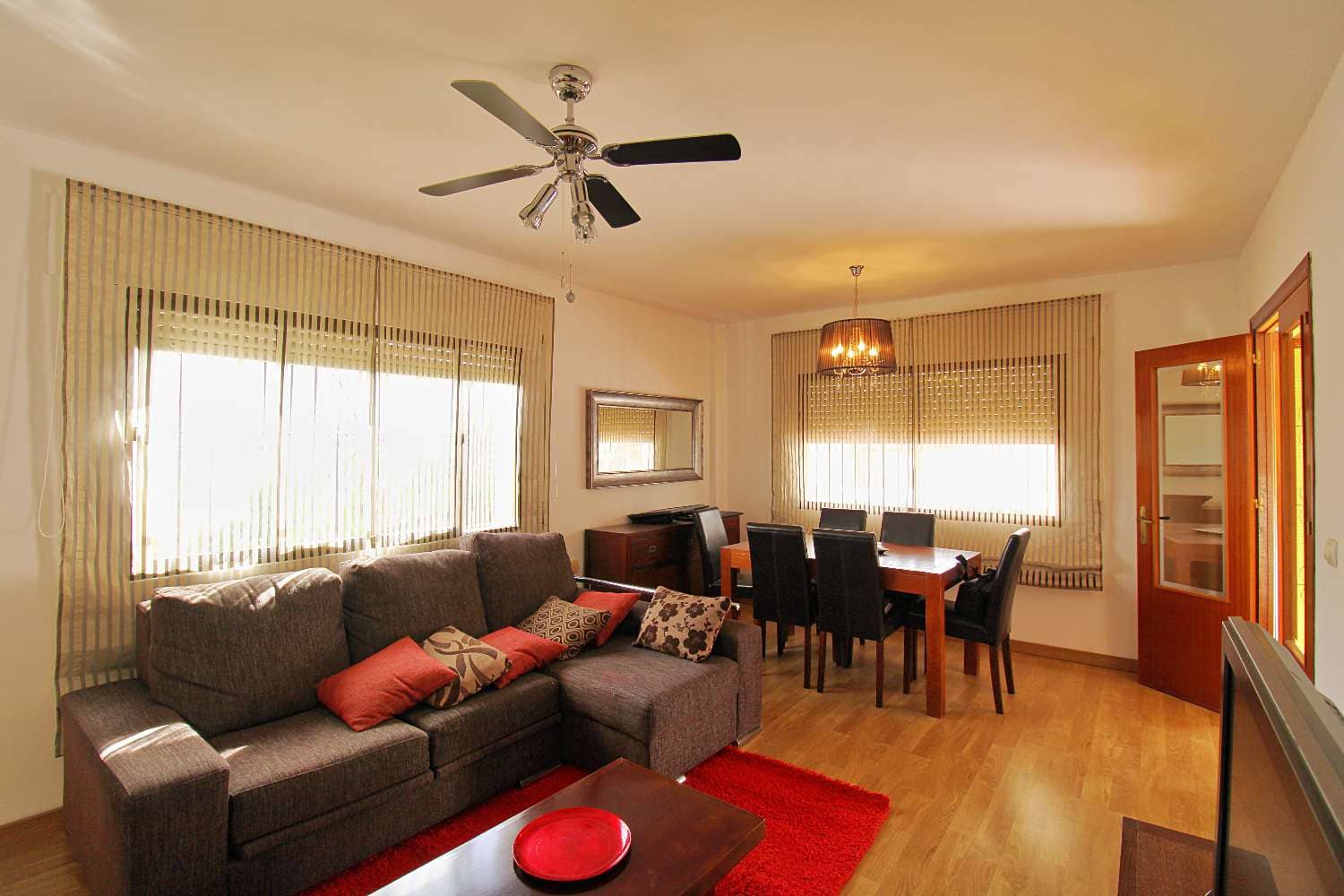 5 Zimmer Villa zu vermieten in Alhaurin de la Torre mit Pool Garage - 2.500 € (Ref: 10148278)