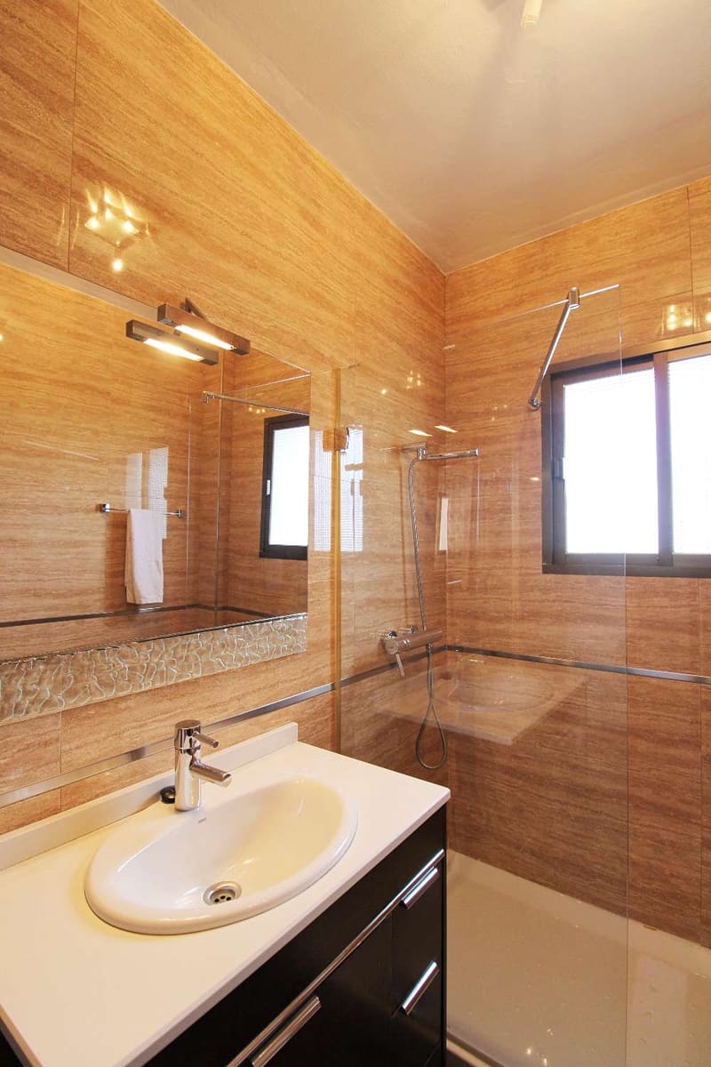 5 Zimmer Villa zu vermieten in Alhaurin de la Torre mit Pool Garage - 2.500 € (Ref: 10148278)