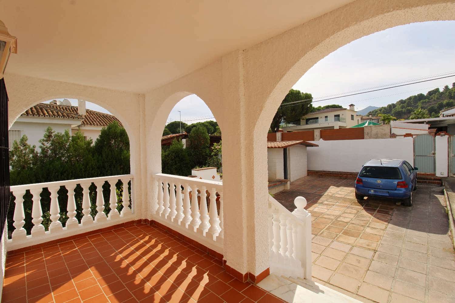 5 Zimmer Villa zu vermieten in Alhaurin de la Torre mit Pool Garage - 2.500 € (Ref: 10148278)