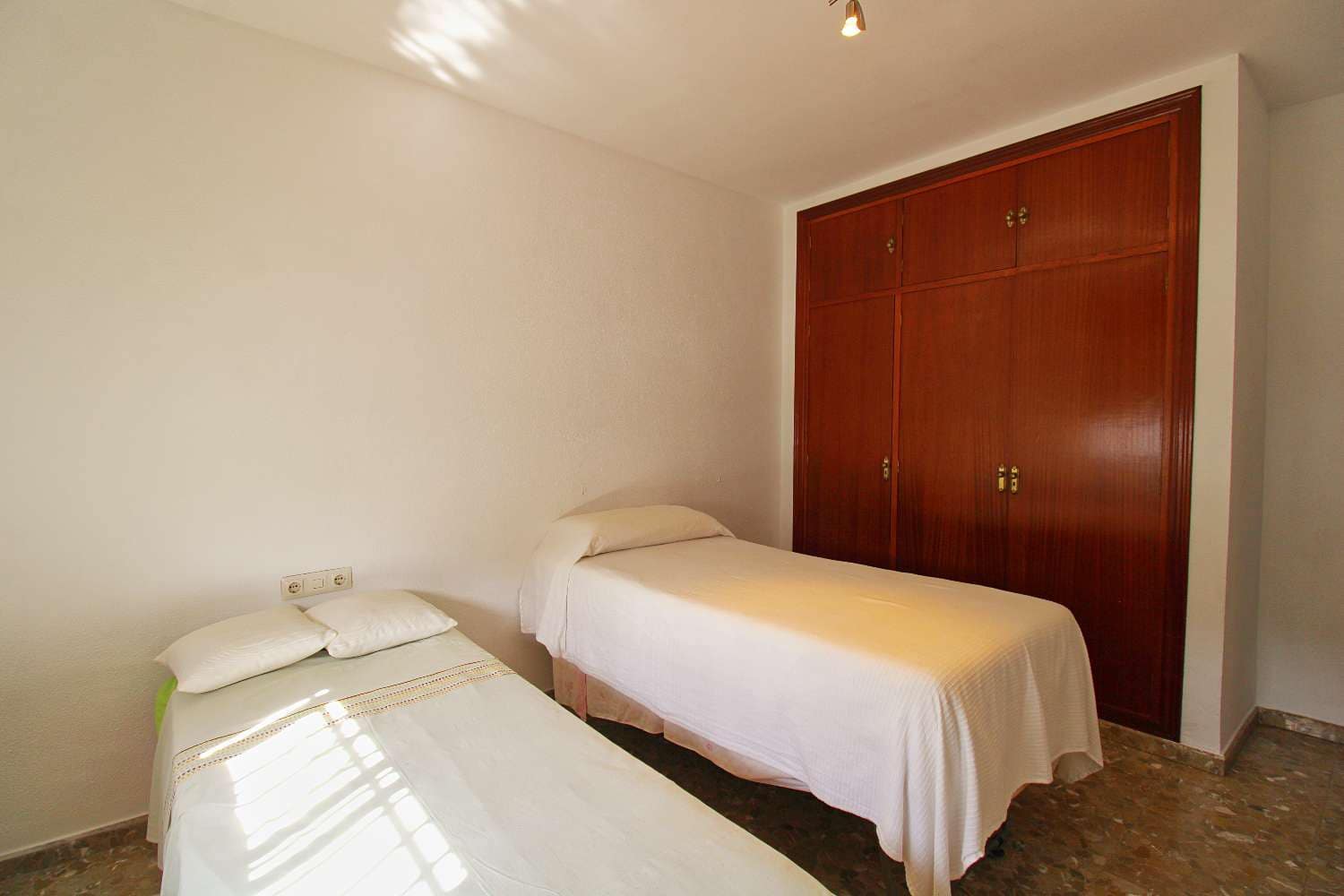 5 Zimmer Villa zu vermieten in Alhaurin de la Torre mit Pool Garage - 2.500 € (Ref: 10148278)