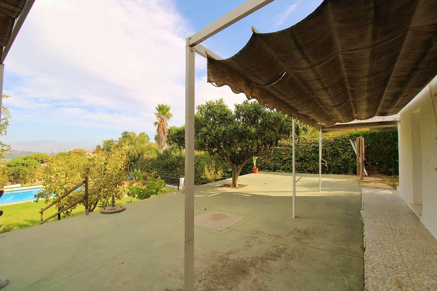 5 Zimmer Villa zu vermieten in Alhaurin de la Torre mit Pool Garage - 2.500 € (Ref: 10148278)