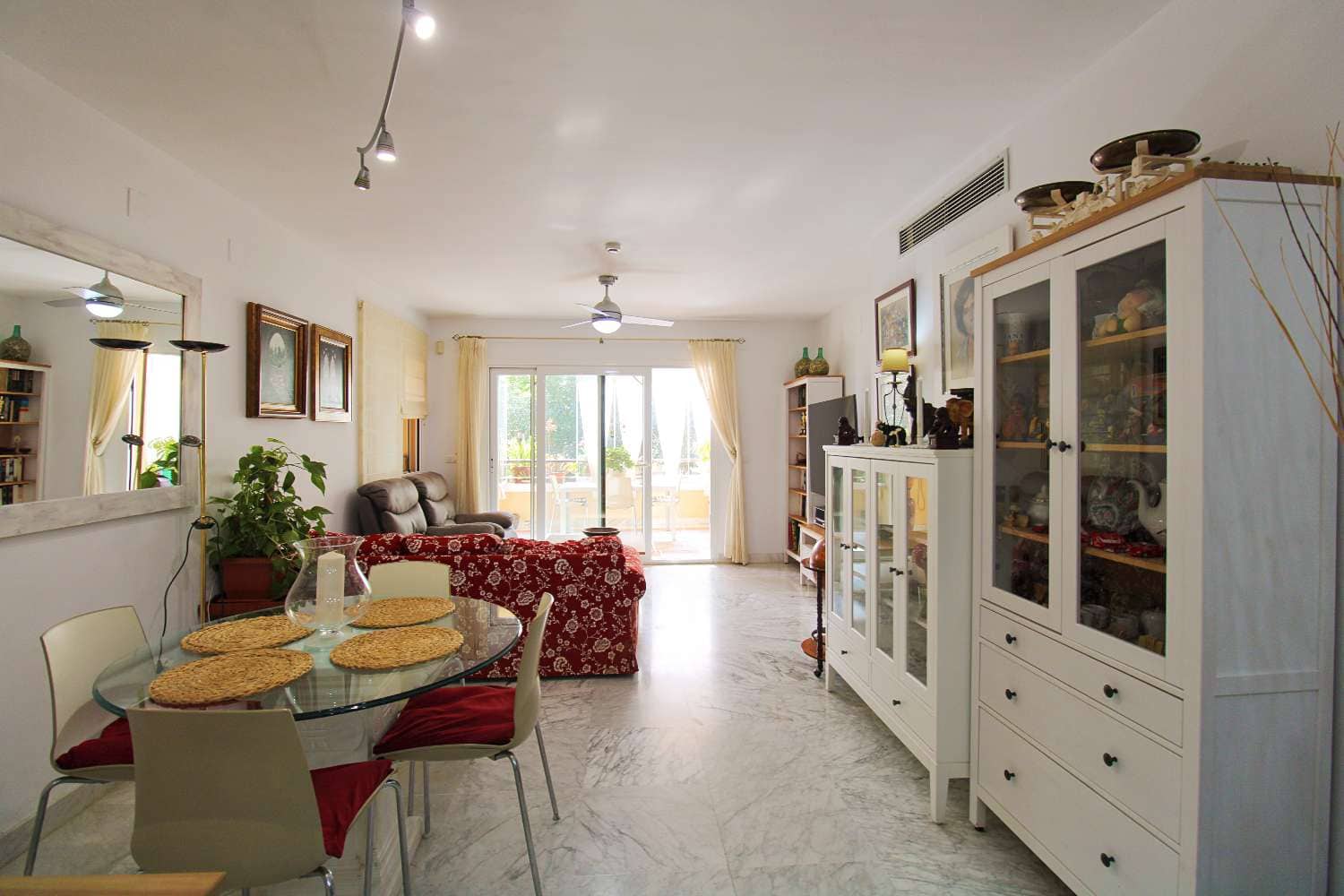 Apartamento de 2 habitaciones en Alhaurín de la Torre en venta con piscina garaje - 365.000 € (Ref: 10184149)