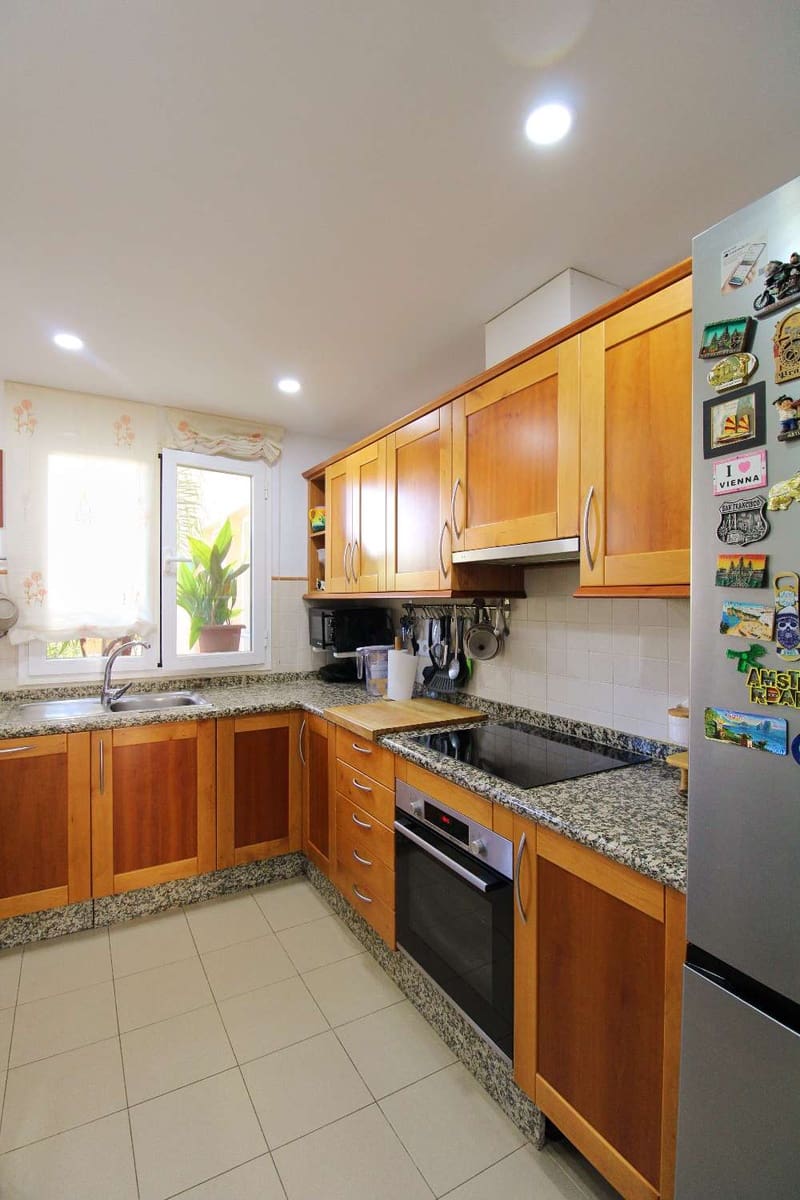 Apartamento de 2 habitaciones en Alhaurín de la Torre en venta con piscina garaje - 365.000 € (Ref: 10184149)