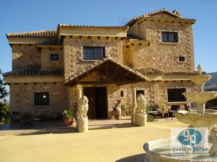 7 soveværelse Finca/Landehus til salg i Alhaurin de la Torre med swimmingpool - € 1.900.000 (Ref: 3100017)