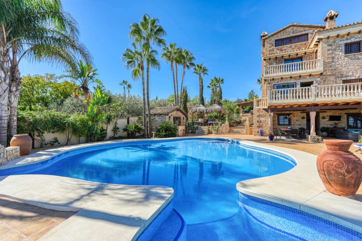 Finca/Casa Rural de 8 habitaciones en Alhaurín de la Torre en venta con piscina - 1.900.000 € (Ref: 3100017)