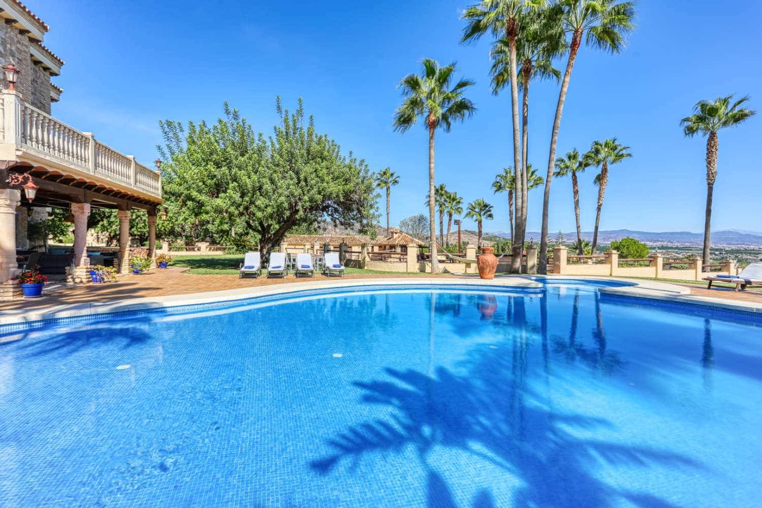 Finca/Casa Rural de 8 habitaciones en Alhaurín de la Torre en venta con piscina - 1.900.000 € (Ref: 3100017)