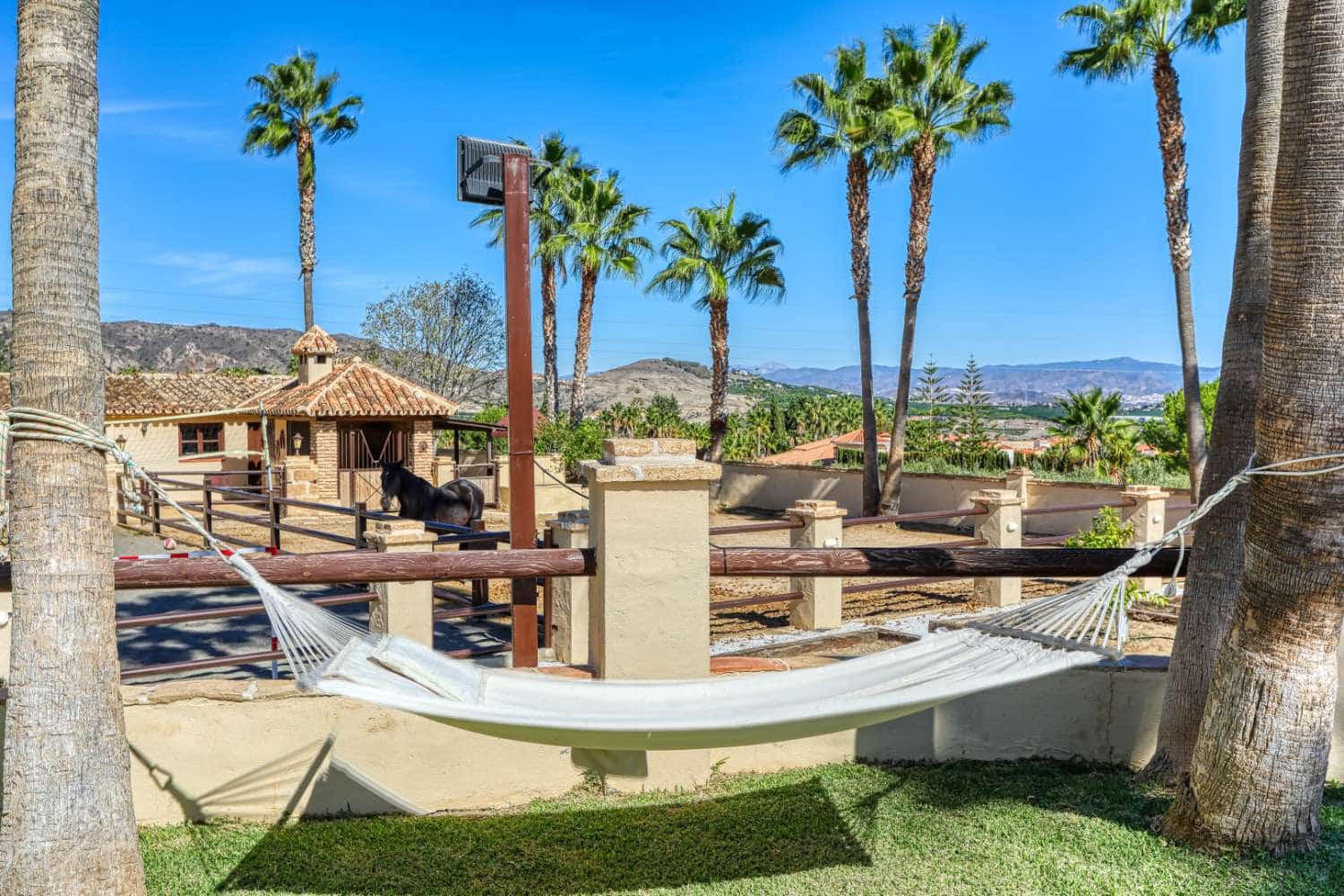 Finca/Casa Rural de 8 habitaciones en Alhaurín de la Torre en venta con piscina - 1.900.000 € (Ref: 3100017)