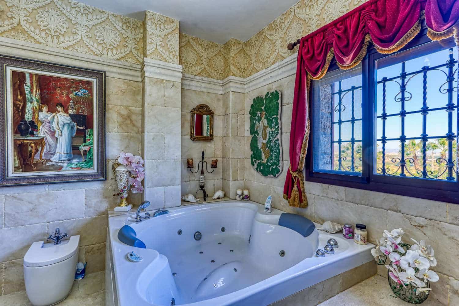 Finca/Casa Rural de 8 habitaciones en Alhaurín de la Torre en venta con piscina - 1.900.000 € (Ref: 3100017)