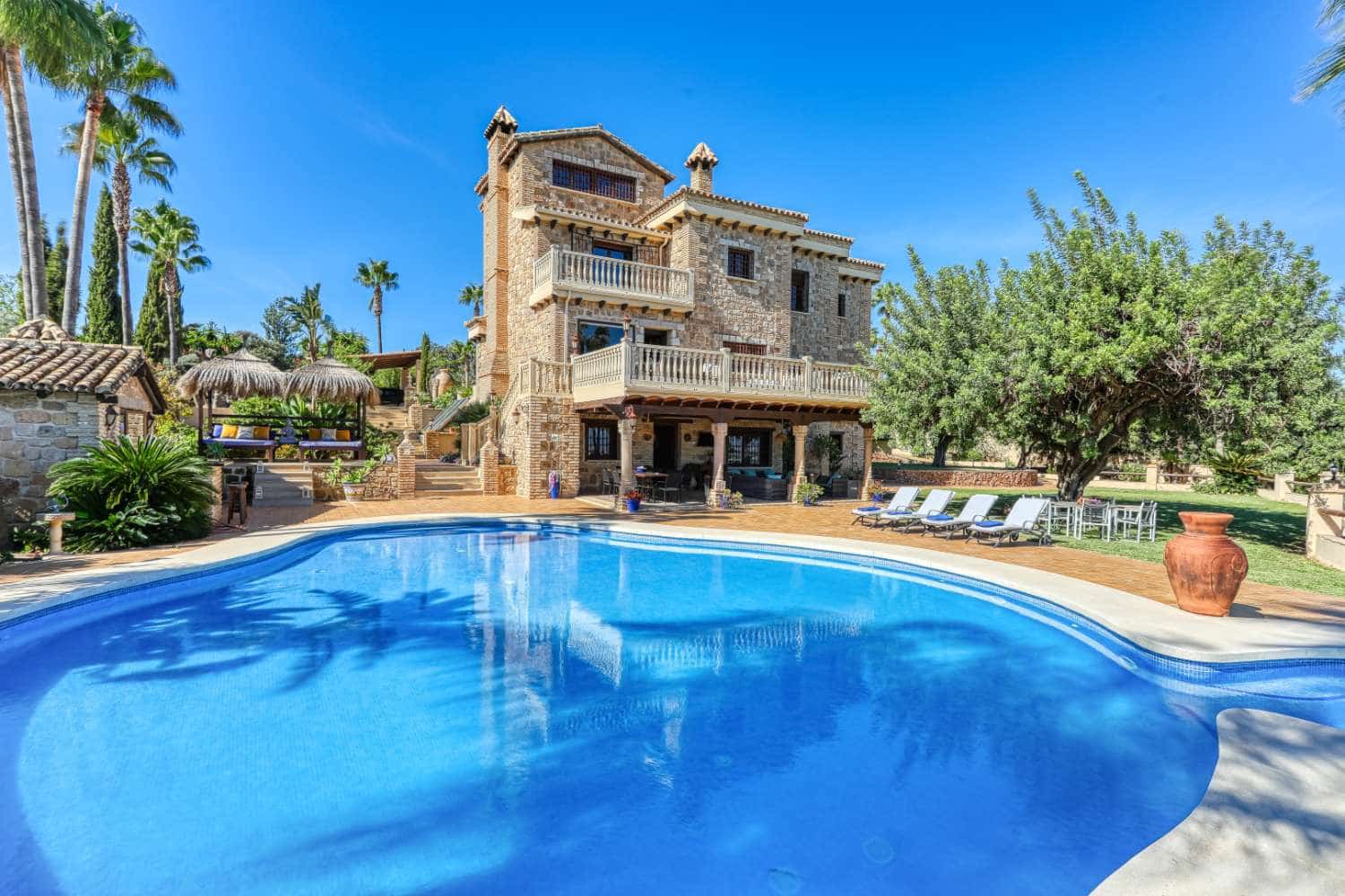 Finca/Casa Rural de 8 habitaciones en Alhaurín de la Torre en venta con piscina - 1.900.000 € (Ref: 3100017)