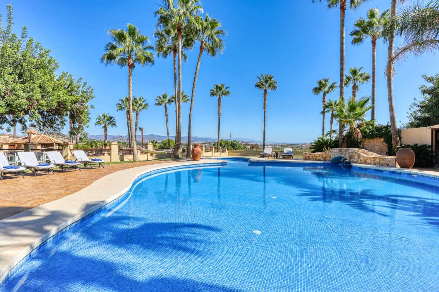 Finca/Casa Rural de 8 habitaciones en Alhaurín de la Torre en venta con piscina - 1.900.000 € (Ref: 3100017)