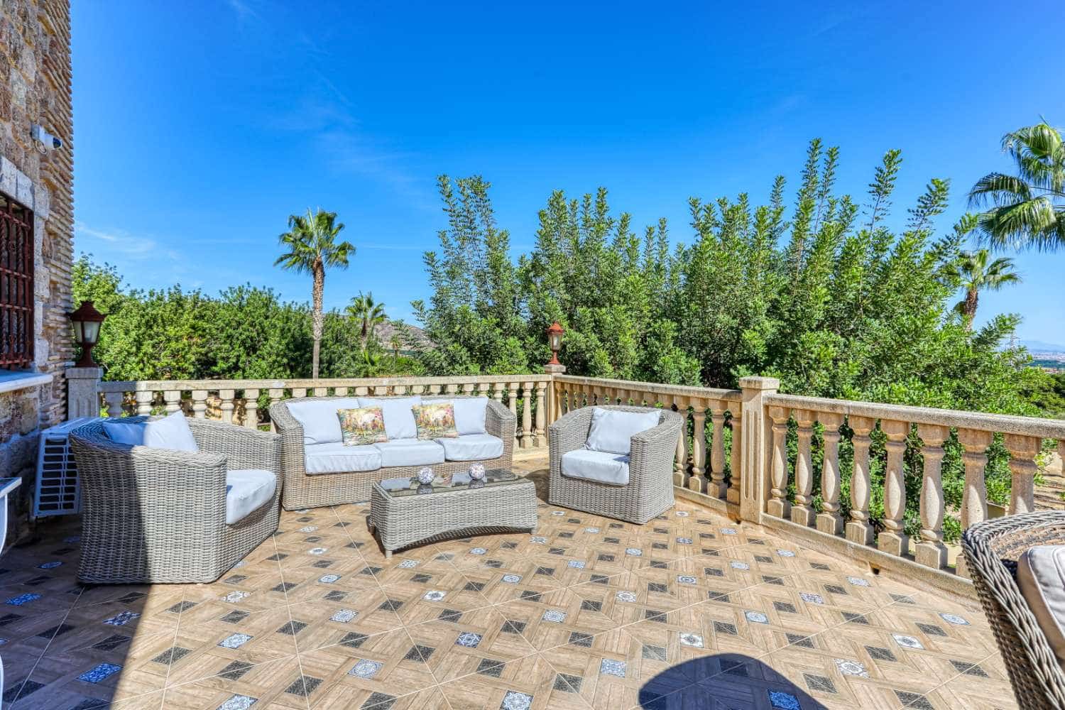 Finca/Casa Rural de 8 habitaciones en Alhaurín de la Torre en venta con piscina - 1.900.000 € (Ref: 3100017)