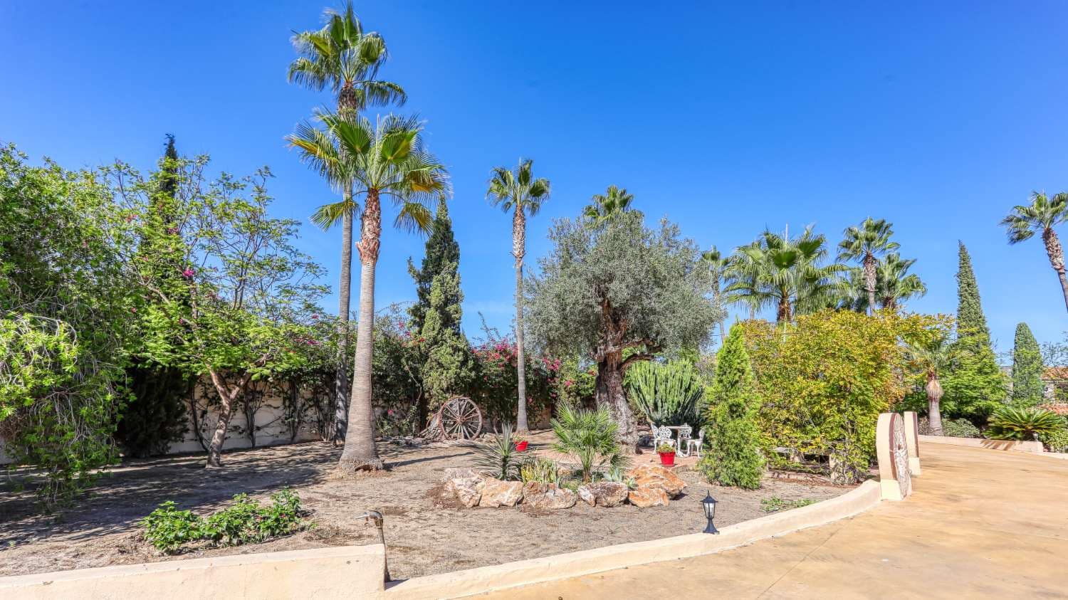 Finca/Casa Rural de 8 habitaciones en Alhaurín de la Torre en venta con piscina - 1.900.000 € (Ref: 3100017)