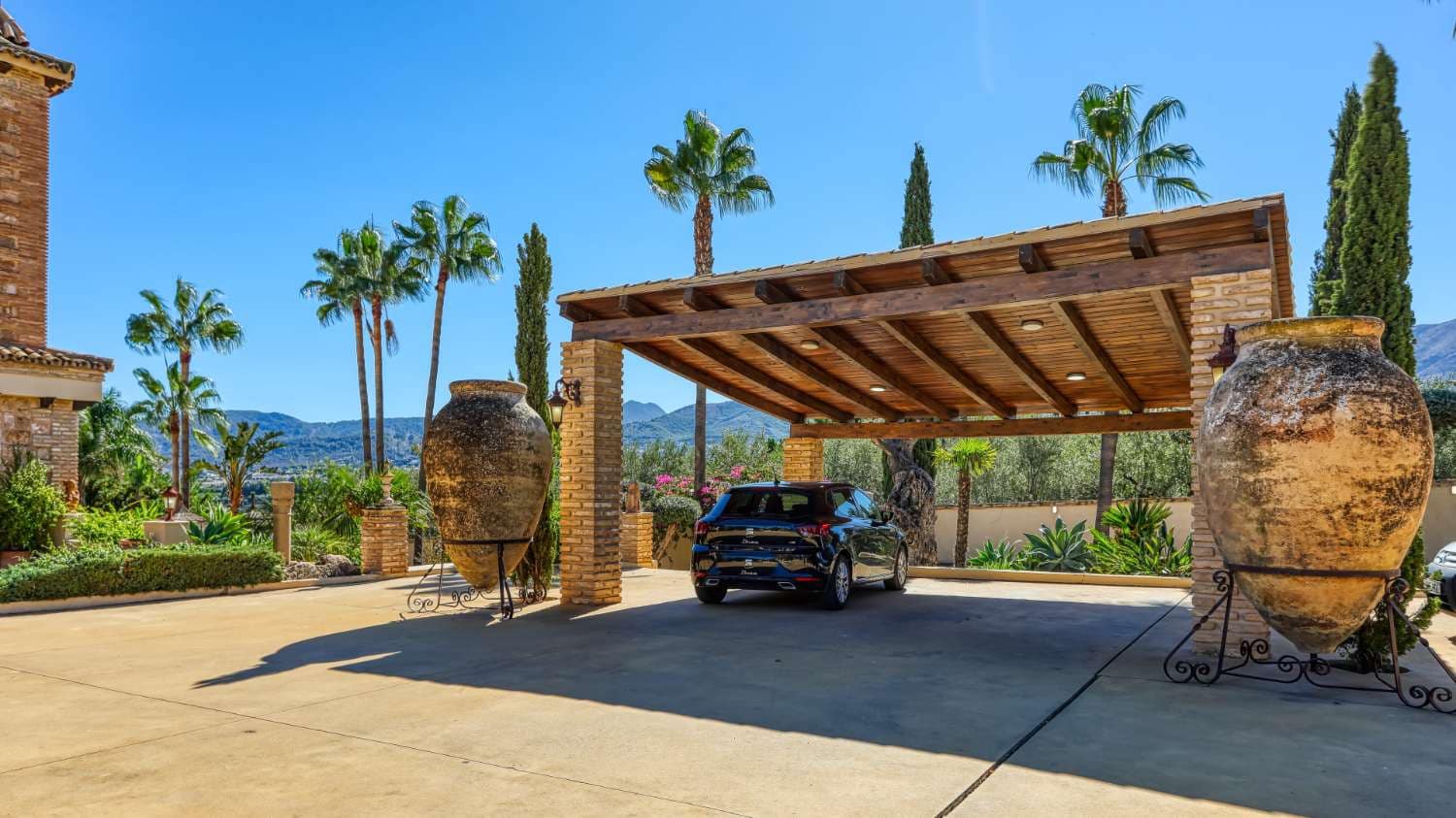 Finca/Casa Rural de 8 habitaciones en Alhaurín de la Torre en venta con piscina - 1.900.000 € (Ref: 3100017)