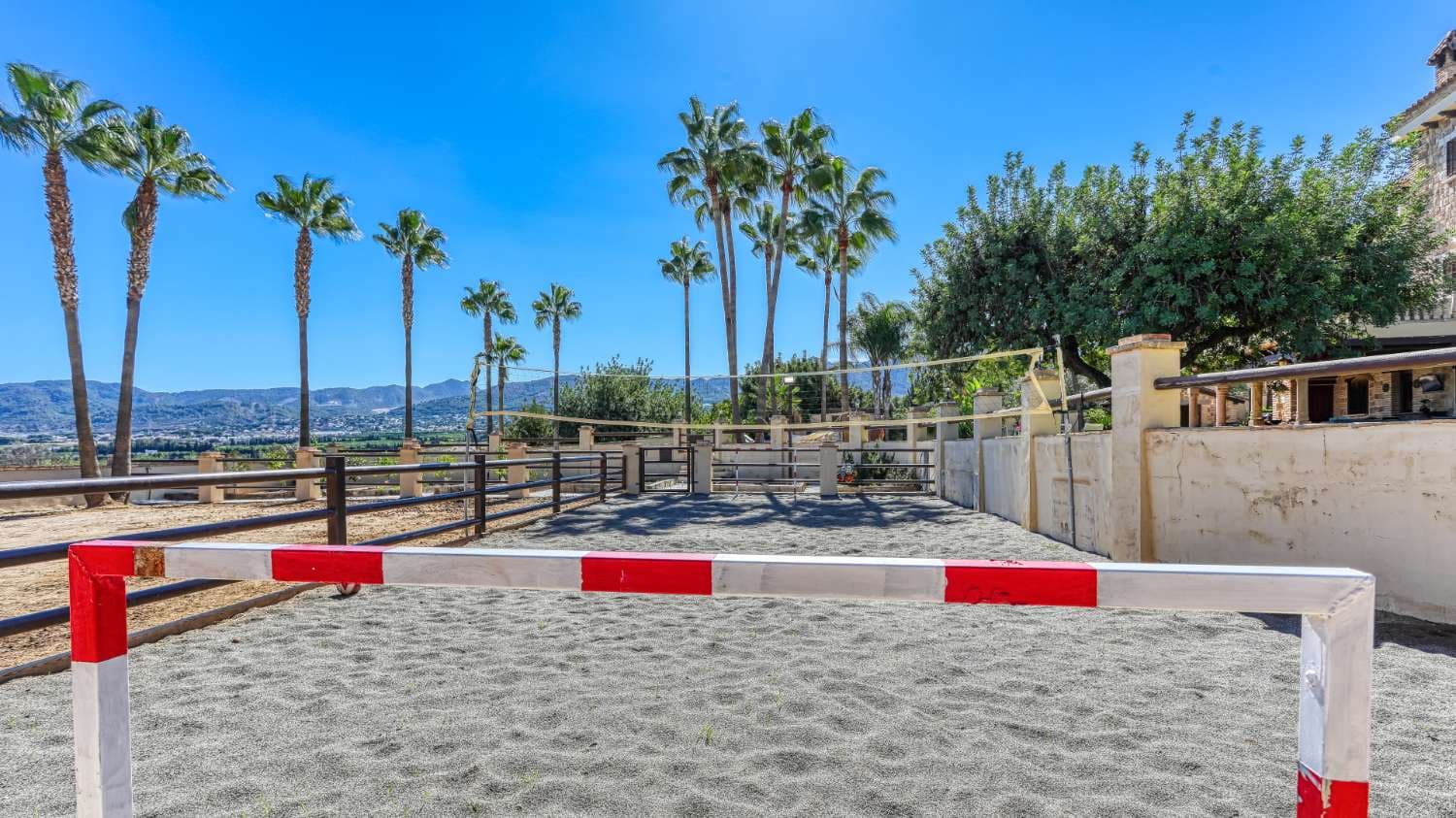 Finca/Casa Rural de 8 habitaciones en Alhaurín de la Torre en venta con piscina - 1.900.000 € (Ref: 3100017)