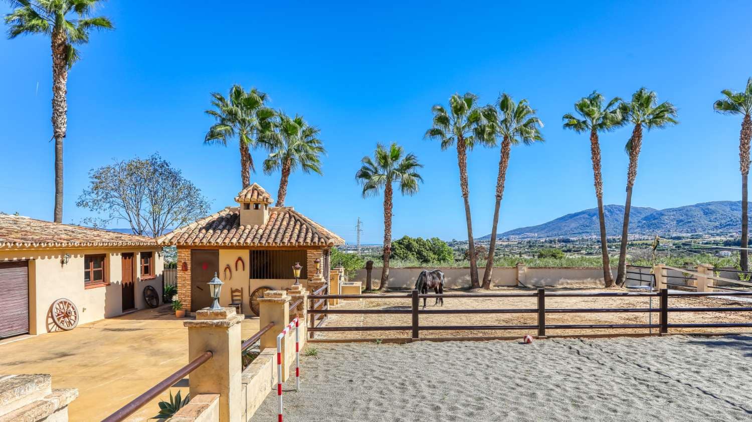 Finca/Casa Rural de 8 habitaciones en Alhaurín de la Torre en venta con piscina - 1.900.000 € (Ref: 3100017)