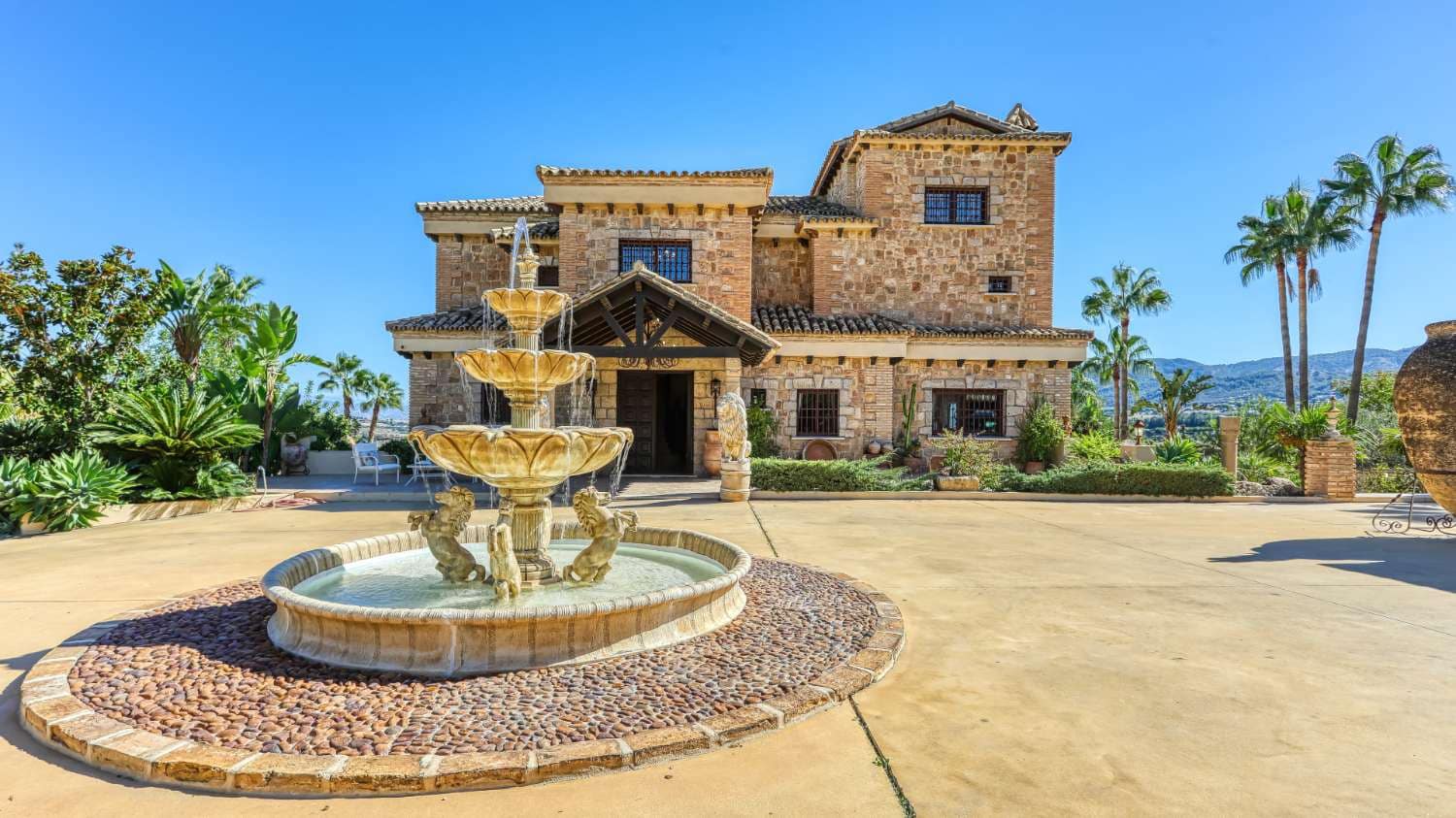 Finca/Casa Rural de 8 habitaciones en Alhaurín de la Torre en venta con piscina - 1.900.000 € (Ref: 3100017)