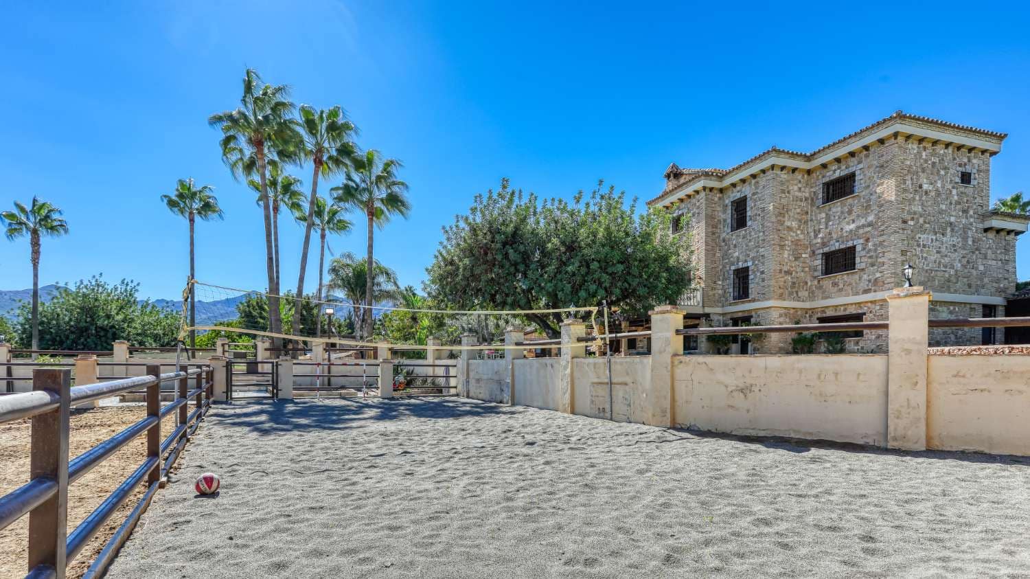 Finca/Casa Rural de 8 habitaciones en Alhaurín de la Torre en venta con piscina - 1.900.000 € (Ref: 3100017)