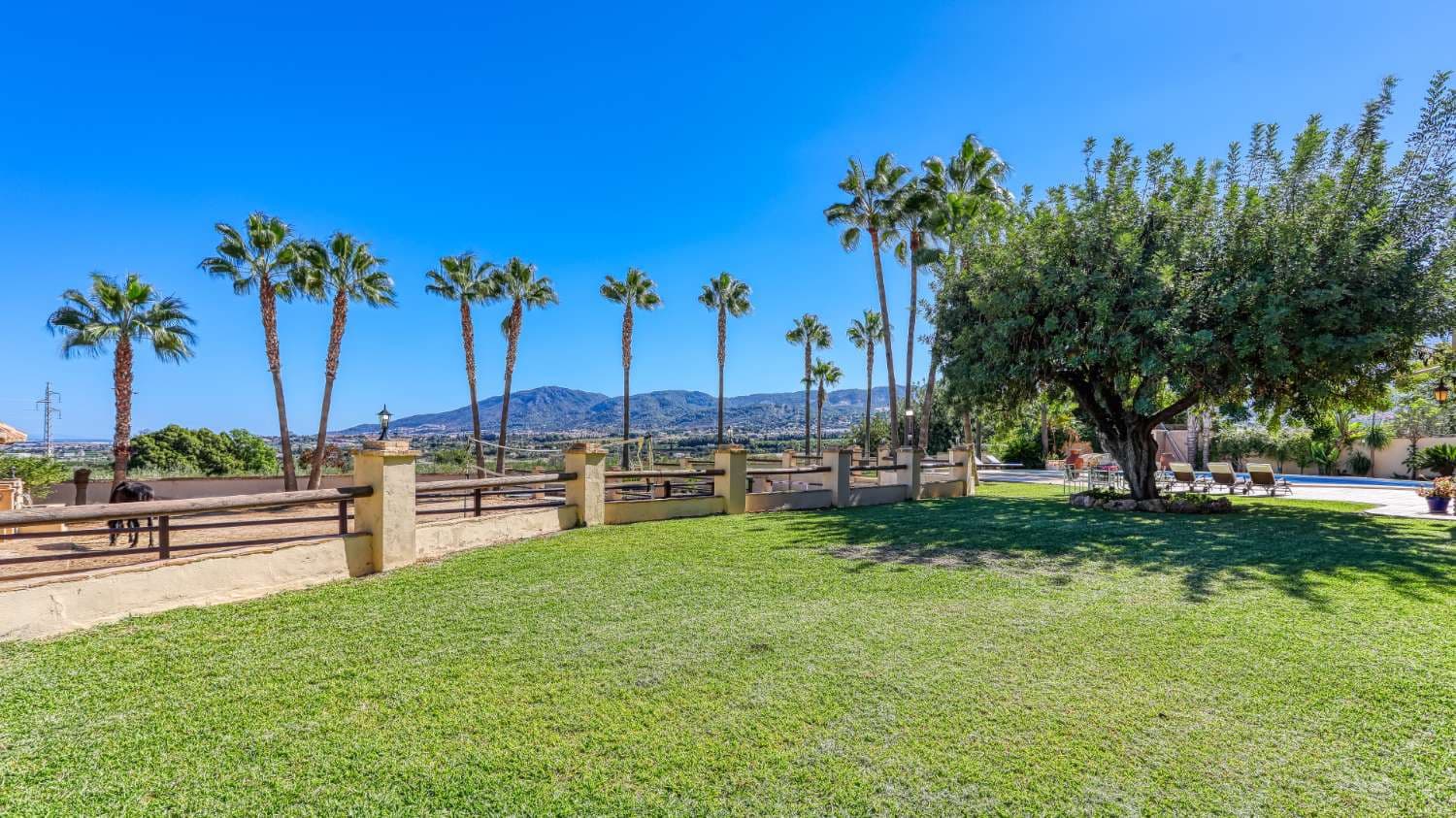 Finca/Casa Rural de 8 habitaciones en Alhaurín de la Torre en venta con piscina - 1.900.000 € (Ref: 3100017)