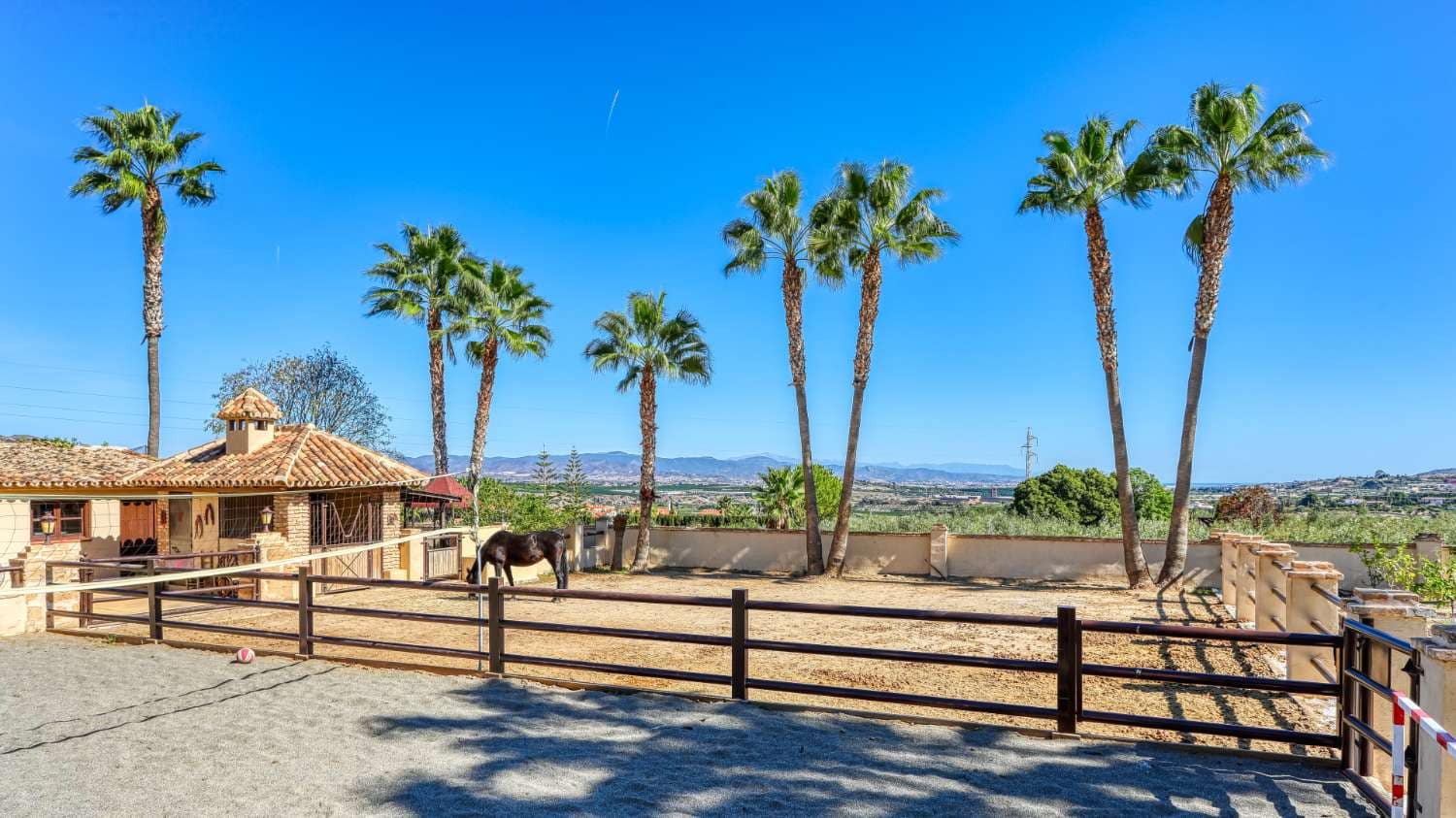 Finca/Casa Rural de 8 habitaciones en Alhaurín de la Torre en venta con piscina - 1.900.000 € (Ref: 3100017)