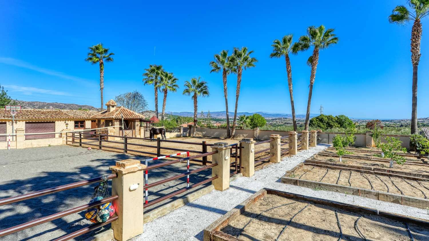 Finca/Casa Rural de 8 habitaciones en Alhaurín de la Torre en venta con piscina - 1.900.000 € (Ref: 3100017)