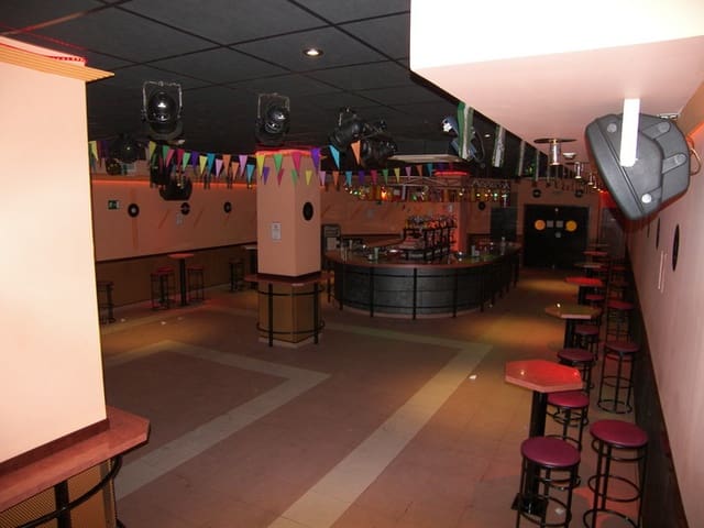 Commercieel te koop in Periana - € 1.200.000 (Ref: 3100137)