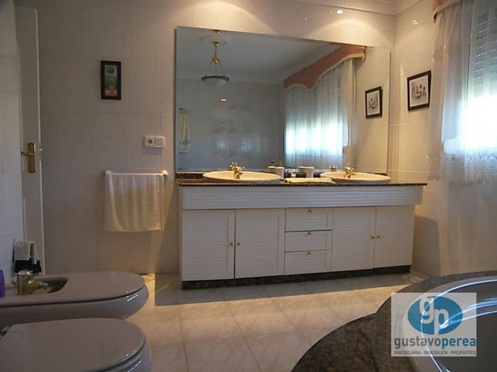 7 quarto Moradia para venda em Alhaurin de la Torre - 995 000 € (Ref: 3257984)