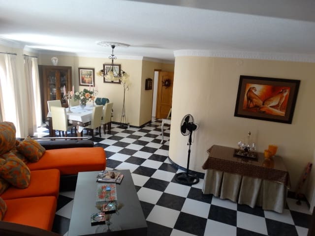 3 sovrum Hus till salu i Alhaurín de la Torre - 365 000 € (Ref: 3476830)