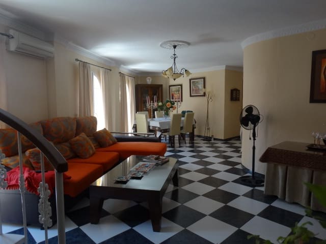 3 soveværelse Byhus til salg i Alhaurin de la Torre - € 365.000 (Ref: 3476830)