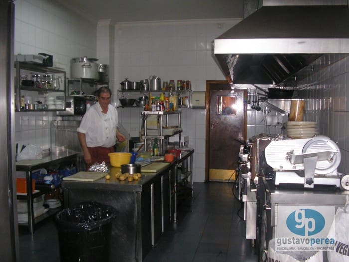 Kaupallinen myytävänä paikassa Torremolinos - 350 000 € (Ref: 3609900)