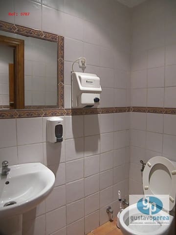 Kaupallinen myytävänä paikassa Torremolinos - 350 000 € (Ref: 3609900)