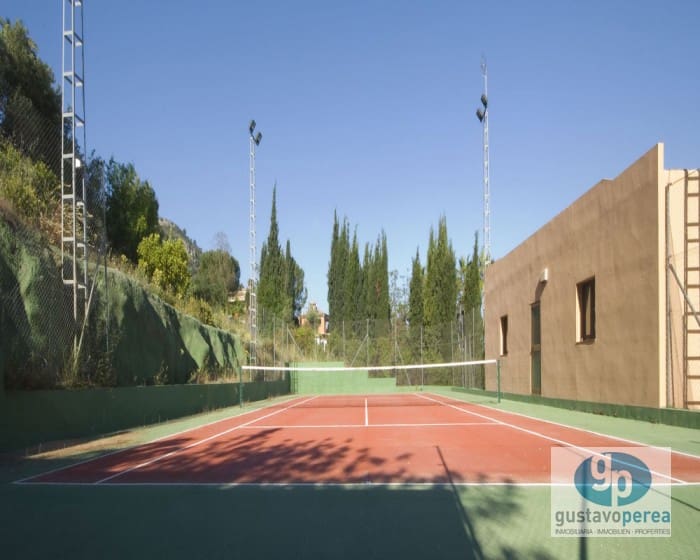 4 quarto Moradia para venda em Alhaurin de la Torre com piscina - 995 000 € (Ref: 3609941)