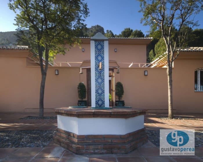 4 quarto Moradia para venda em Alhaurin de la Torre com piscina - 995 000 € (Ref: 3609941)