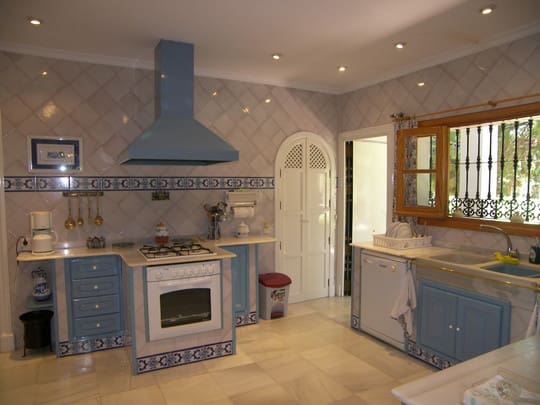 6 quarto Moradia para venda em Alhaurin de la Torre com piscina - 1 350 000 € (Ref: 3610002)