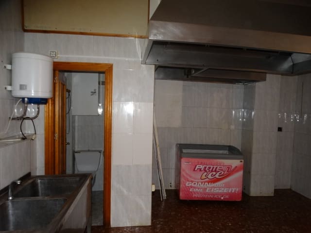 Commercial for sale in Alhaurín de la Torre - € 136,000 (Ref: 5417933)