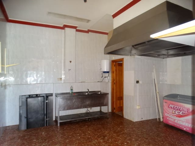 Commercial for sale in Alhaurín de la Torre - € 136,000 (Ref: 5417933)