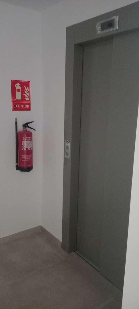 Erhverv til leje i Alhaurin de la Torre - € 700 (Ref: 5843411)