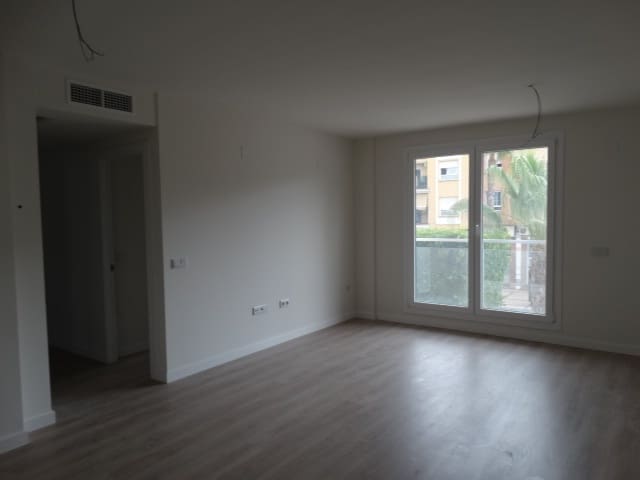 3 bedroom Flat for rent in Alhaurin de la Torre with garage - € 1,200 (Ref: 6005389)