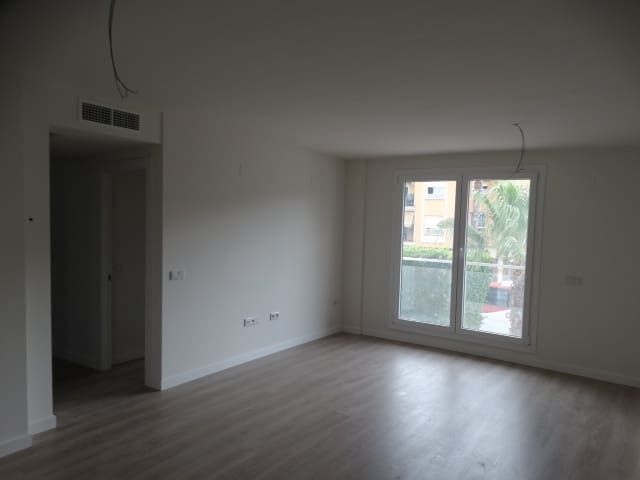 3 bedroom Flat for rent in Alhaurín de la Torre with garage - € 1,200 (Ref: 6005389)