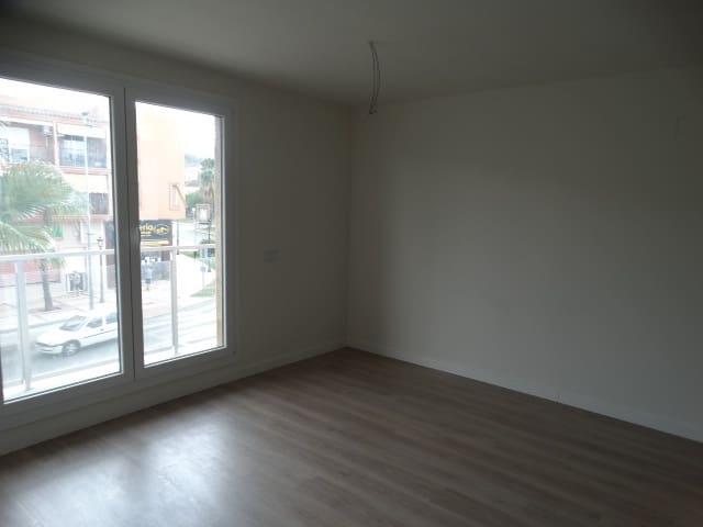 3 bedroom Flat for rent in Alhaurin de la Torre with garage - € 1,200 (Ref: 6005389)